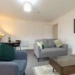 Bright 1 Bed Harbour-side W Sea Views