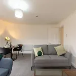 Апартаменты Bright 1 Bed Harbour-side W Sea Views