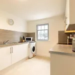 Апартаменты Bright 1 Bed Harbour-side W Sea Views