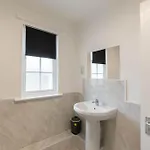 Апартаменты Bright 1 Bed Harbour-side W Sea Views