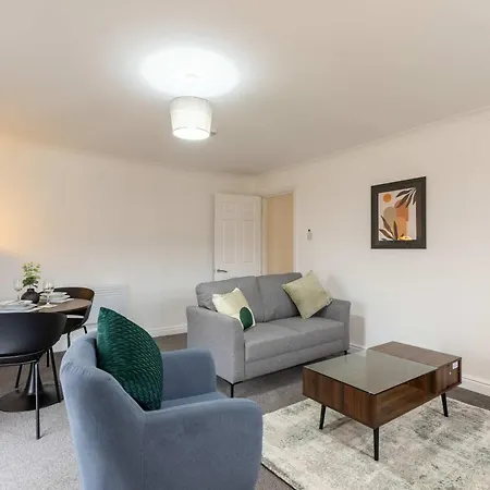 Bright 1 Bed Harbour-side W Sea Views Apartment *