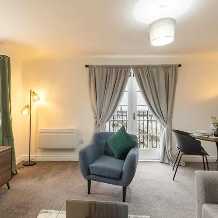 Bright 1 Bed Harbour-side W Sea Views Apartment Whitehaven