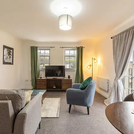 Bright 1 Bed Harbour-side W Sea Views *