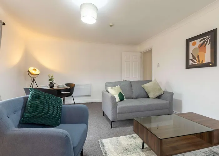 Bright 1 Bed Harbour-side W Sea Views