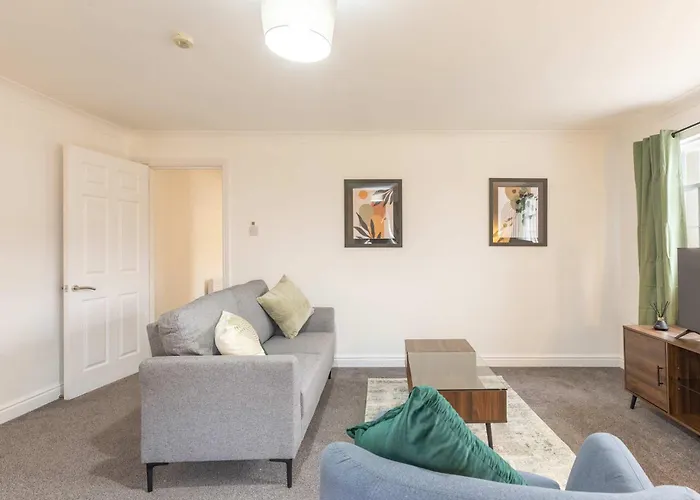 Bright 1 Bed Harbour-side W Sea Views Apartment *