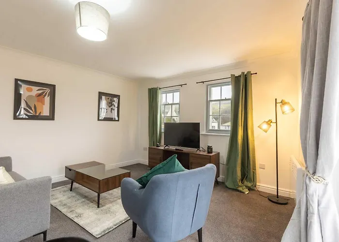 Bright 1 Bed Harbour-side W Sea Views Apartment *