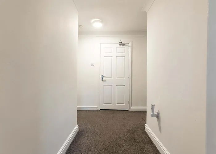 Bright 1 Bed Harbour-side W Sea Views